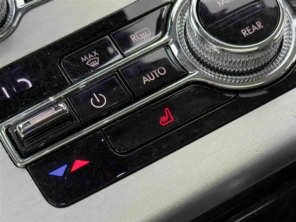Lincoln Aviator — фото 14