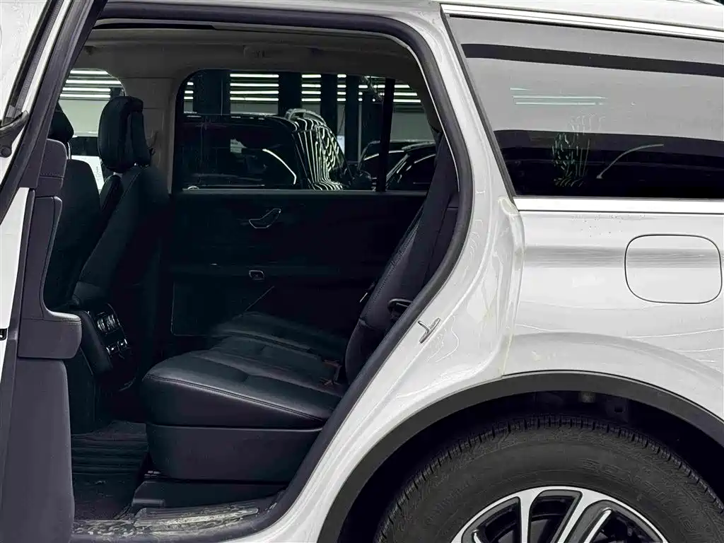 Lincoln Aviator — фото 7