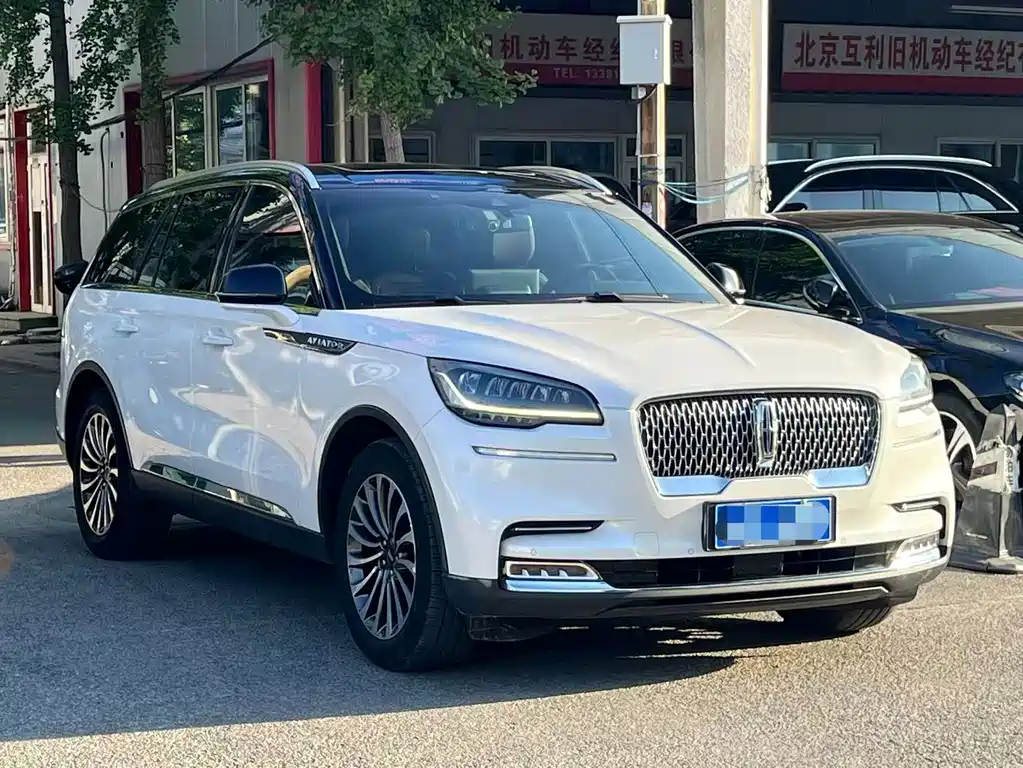 Lincoln Aviator — фото 3