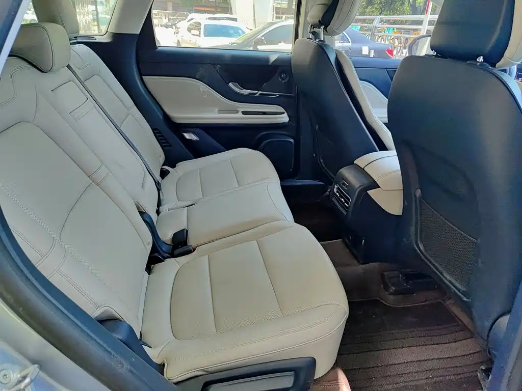 Lincoln Corsair — фото 11