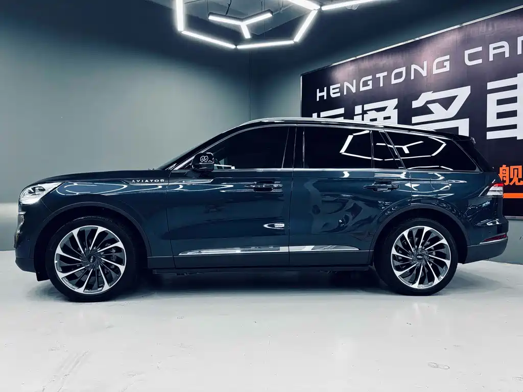 Lincoln Aviator — фото 2