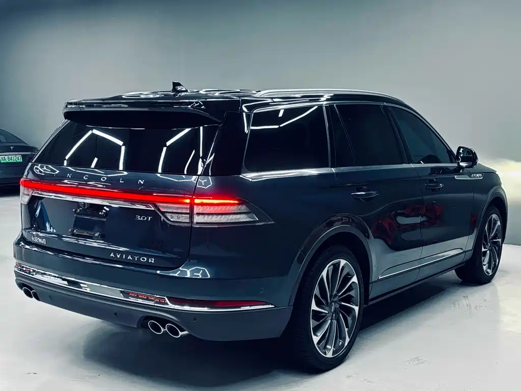 Lincoln Aviator — фото 5