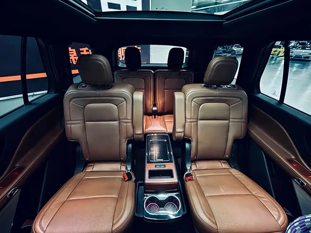 Lincoln Aviator — фото 10