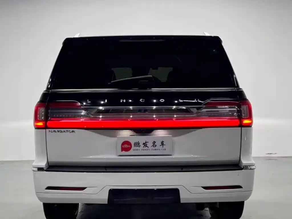 Lincoln Navigator — фото 19