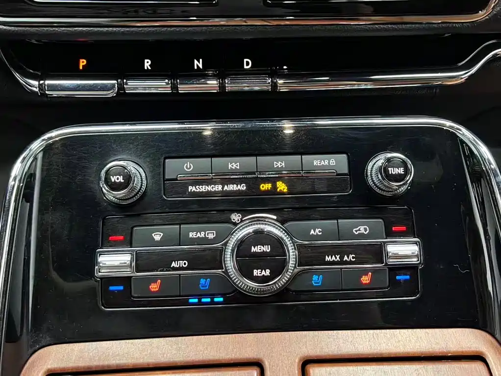 Lincoln Navigator — фото 9