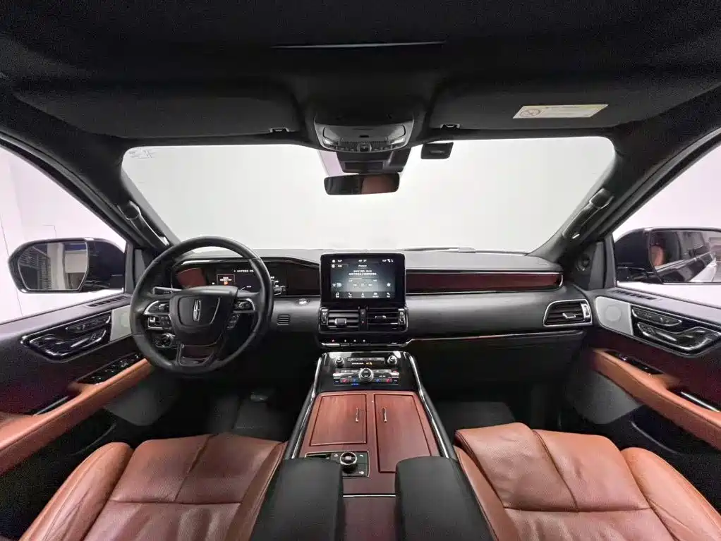 Lincoln Navigator — фото 10
