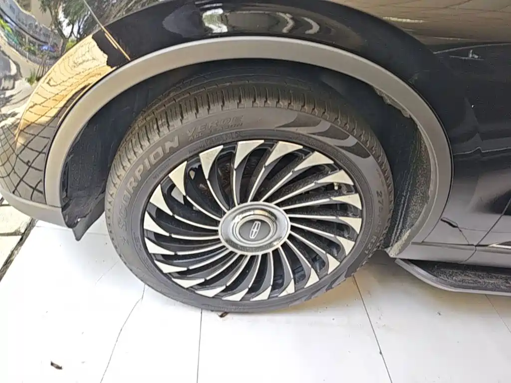 Lincoln Aviator (Import) — фото 23