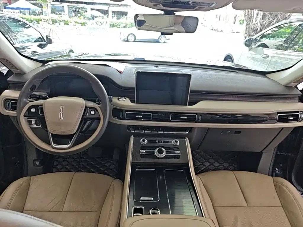 Lincoln Aviator (Import) — фото 10