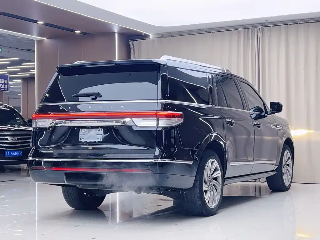 Lincoln Navigator — фото 17