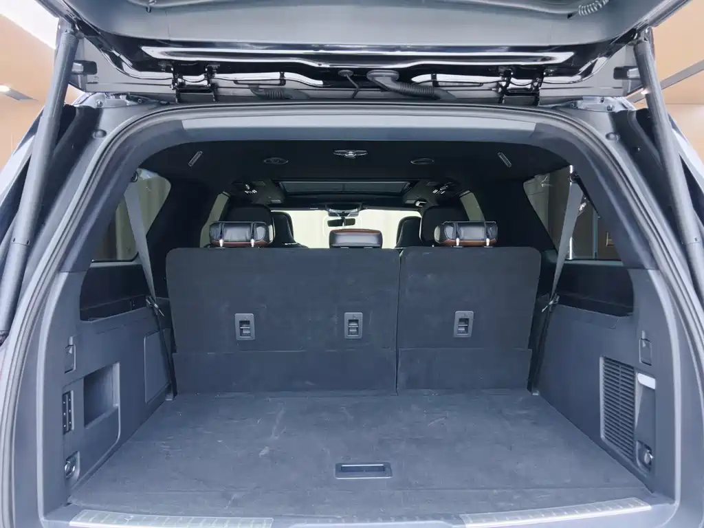 Lincoln Navigator — фото 10