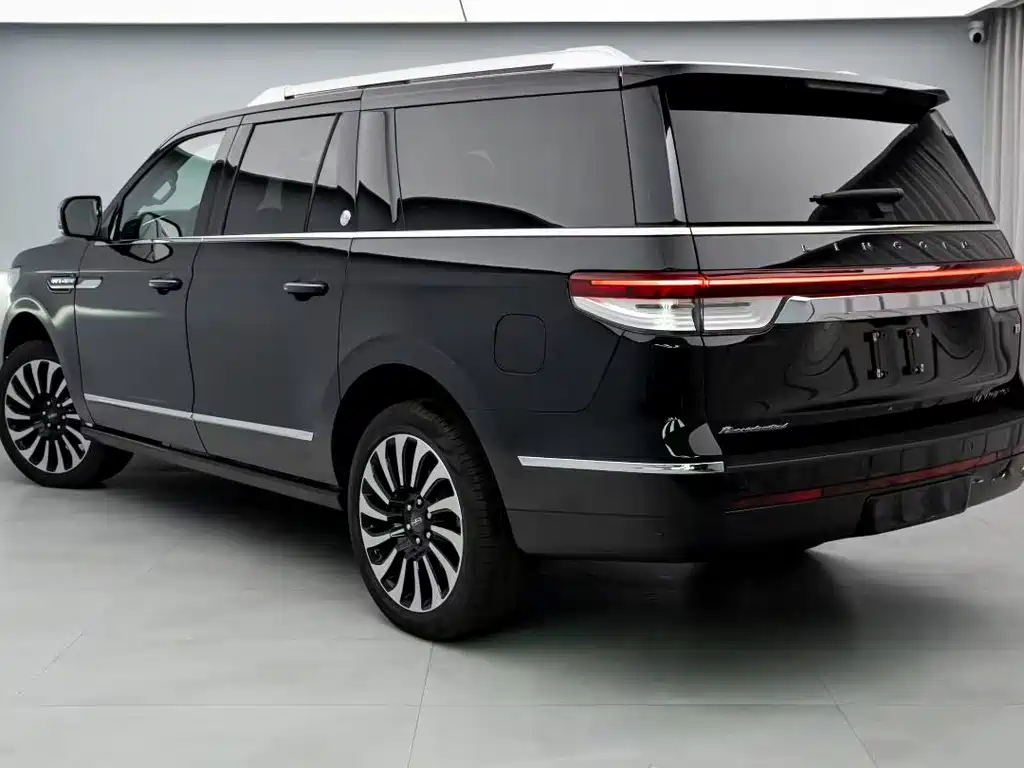 Lincoln Navigator — фото 9
