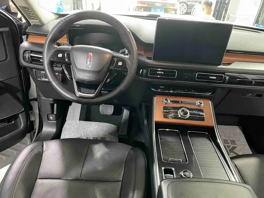 Lincoln Aviator — фото 8