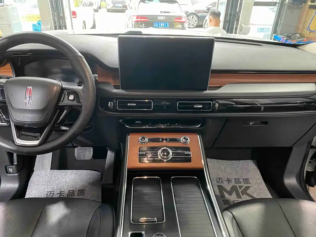Lincoln Aviator — фото 10