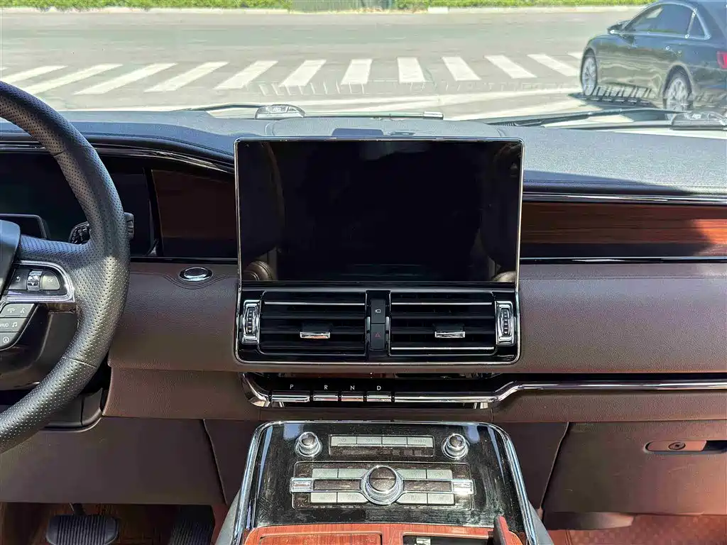 Lincoln Navigator — фото 9