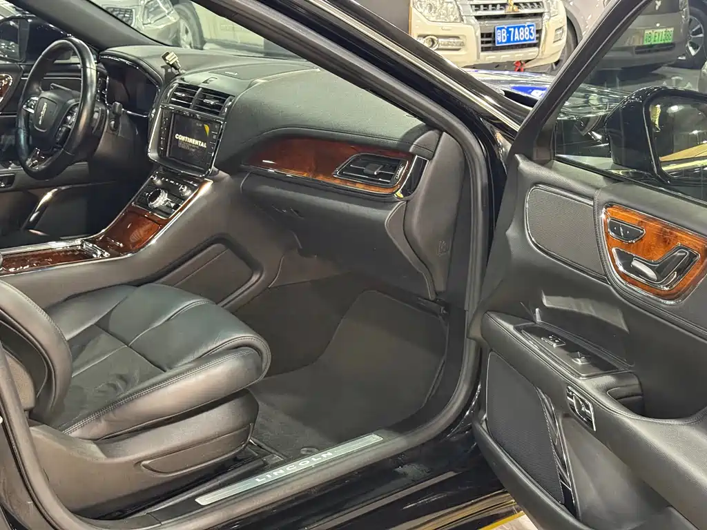 Lincoln Continental — фото 9
