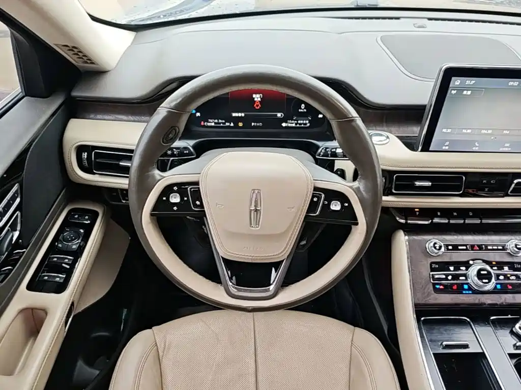 Lincoln Aviator (Import) — фото 11