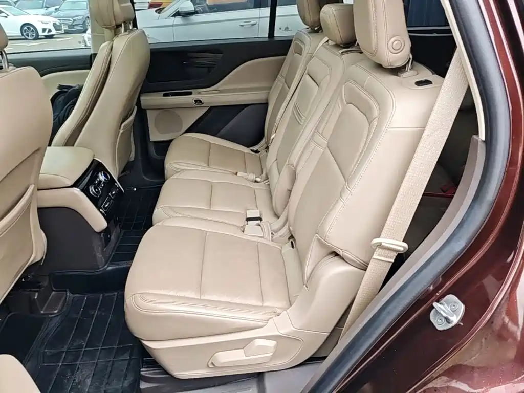 Lincoln Aviator (Import) — фото 17