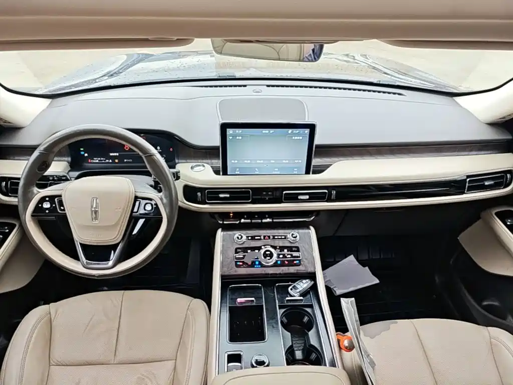 Lincoln Aviator (Import) — фото 10