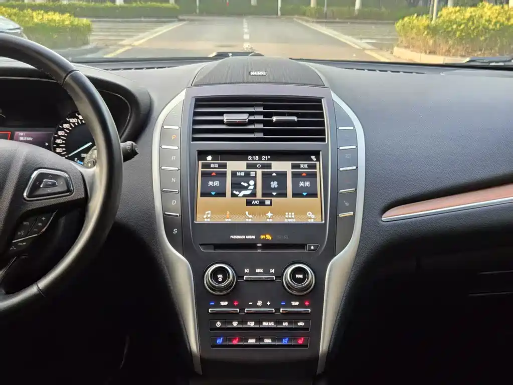 Lincoln MKC — фото 10