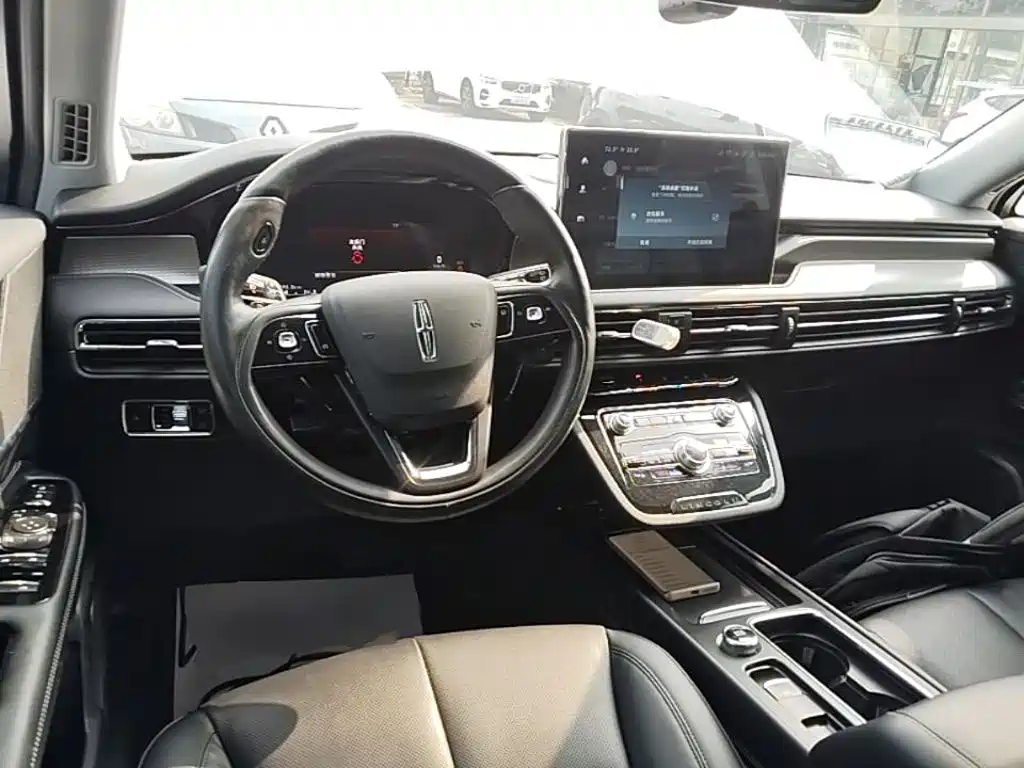 Lincoln Corsair — фото 10