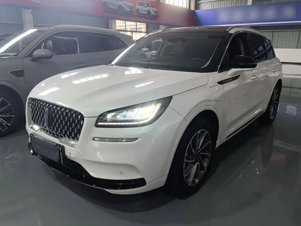 Lincoln Corsair Hybrid — фото 2