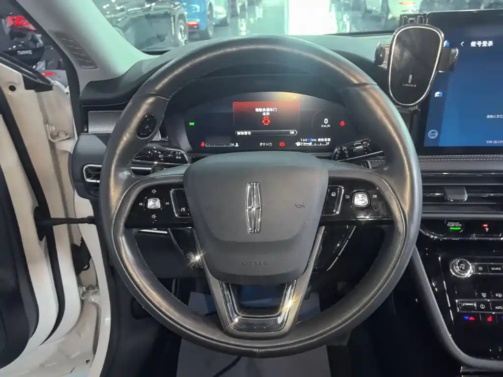 Lincoln Corsair Hybrid — фото 11