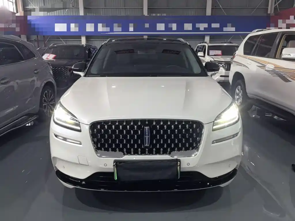 Lincoln Corsair Hybrid — фото 3