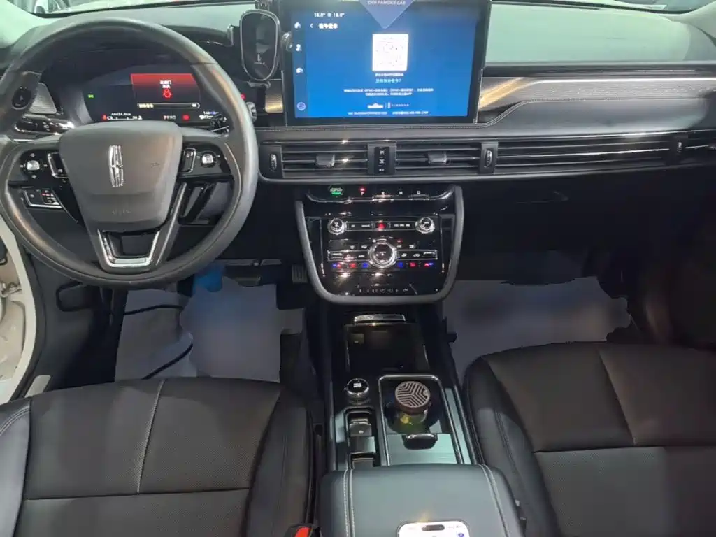 Lincoln Corsair Hybrid — фото 10