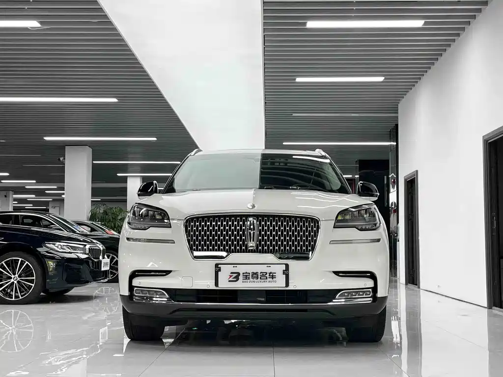 Lincoln Aviator (Import) — фото 2
