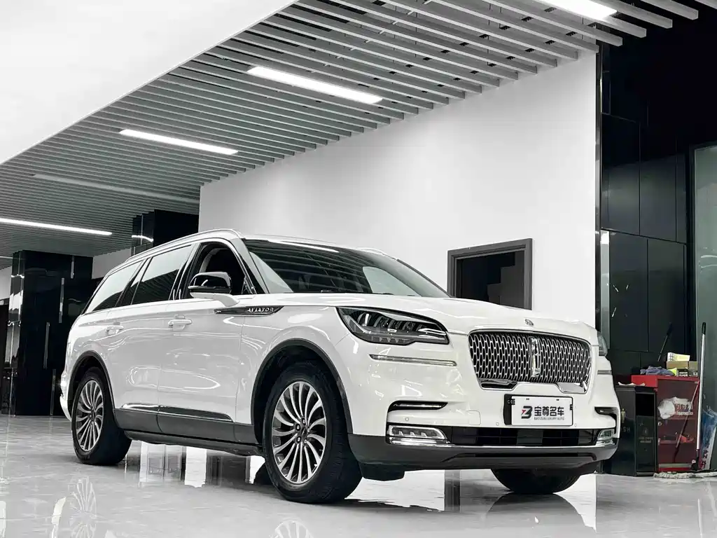 Lincoln Aviator (Import) — фото 3