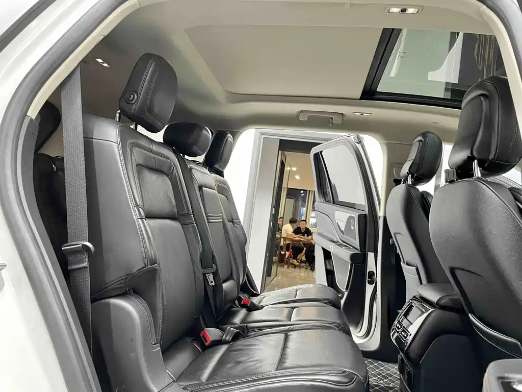 Lincoln Aviator (Import) — фото 7