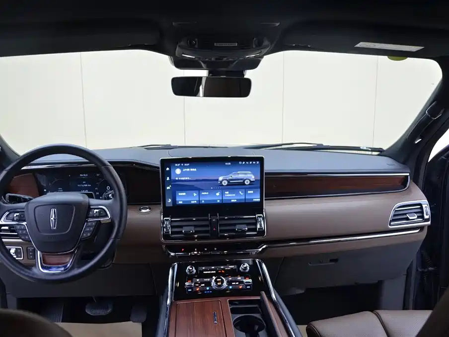 Lincoln Navigator — фото 13