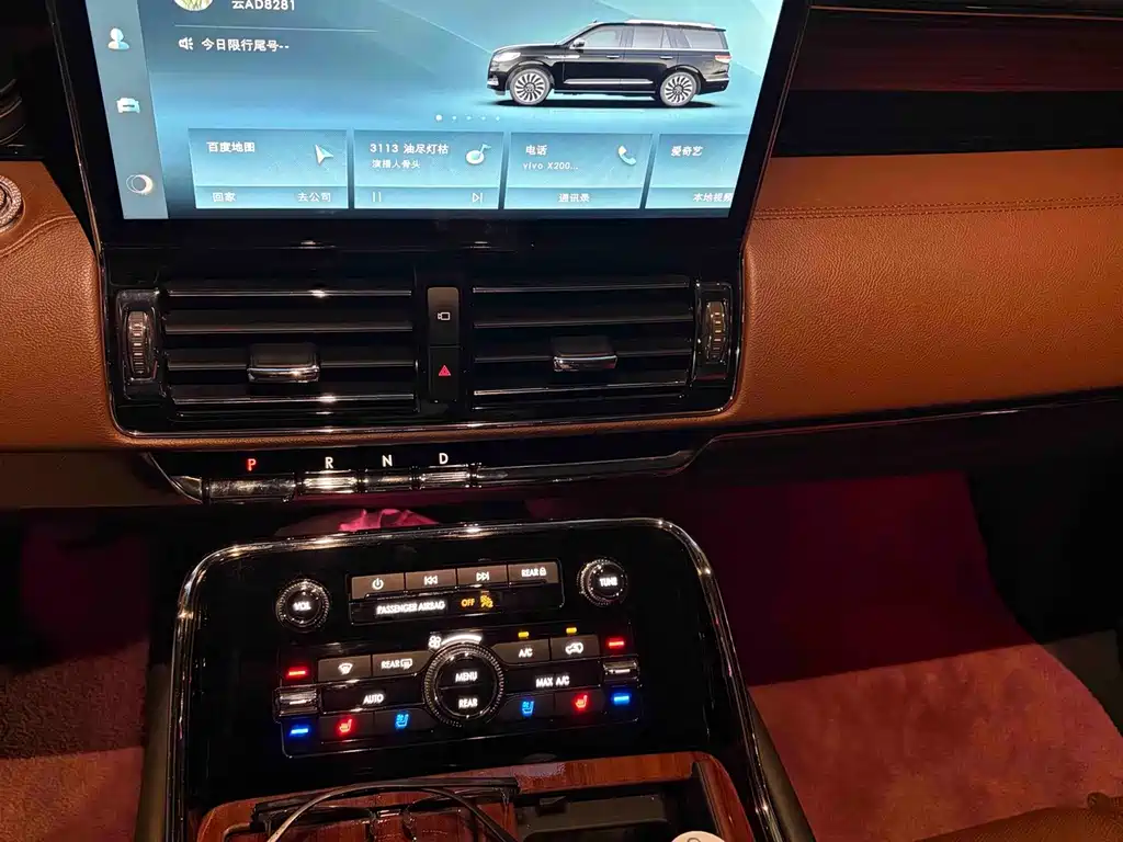 Lincoln Navigator — фото 11