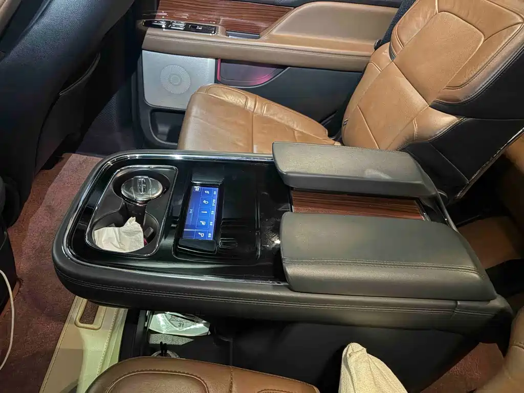 Lincoln Navigator — фото 10