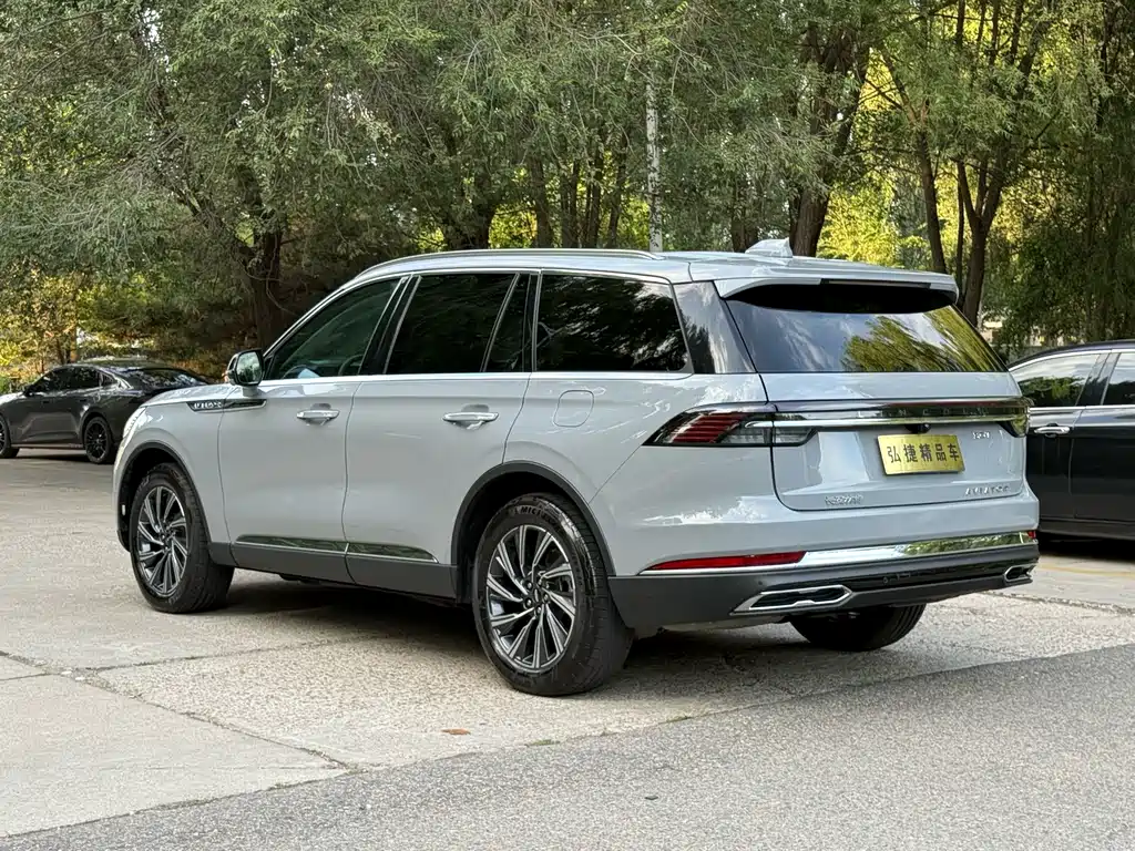 Lincoln Aviator — фото 5