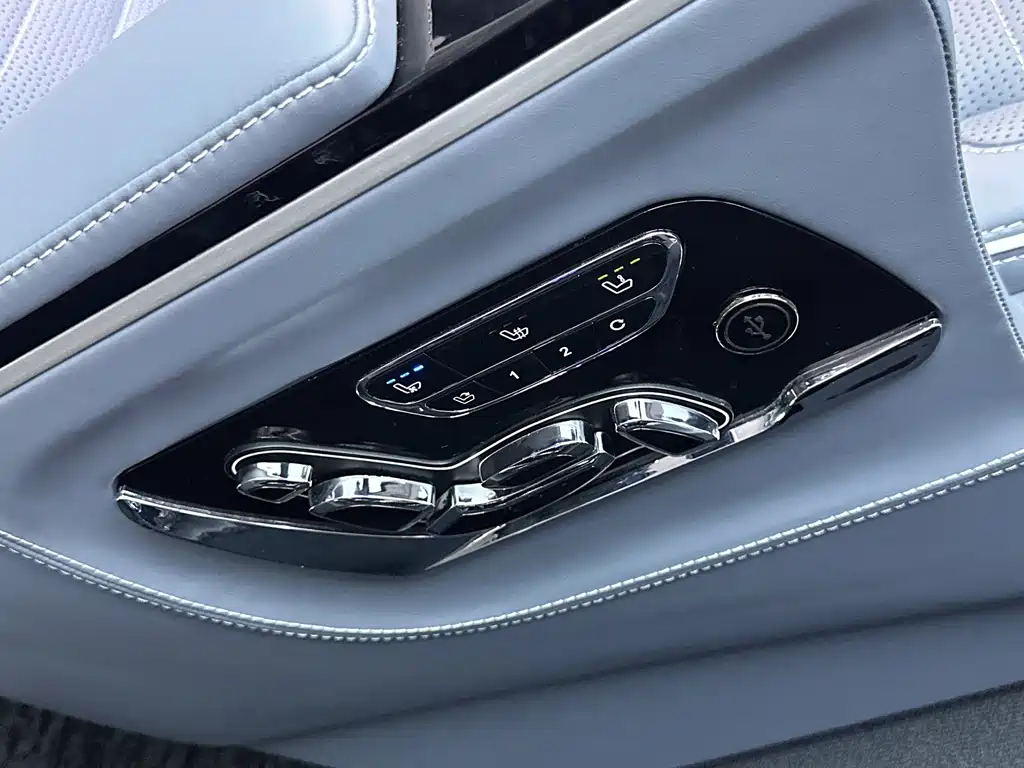 Lincoln Navigator — фото 11