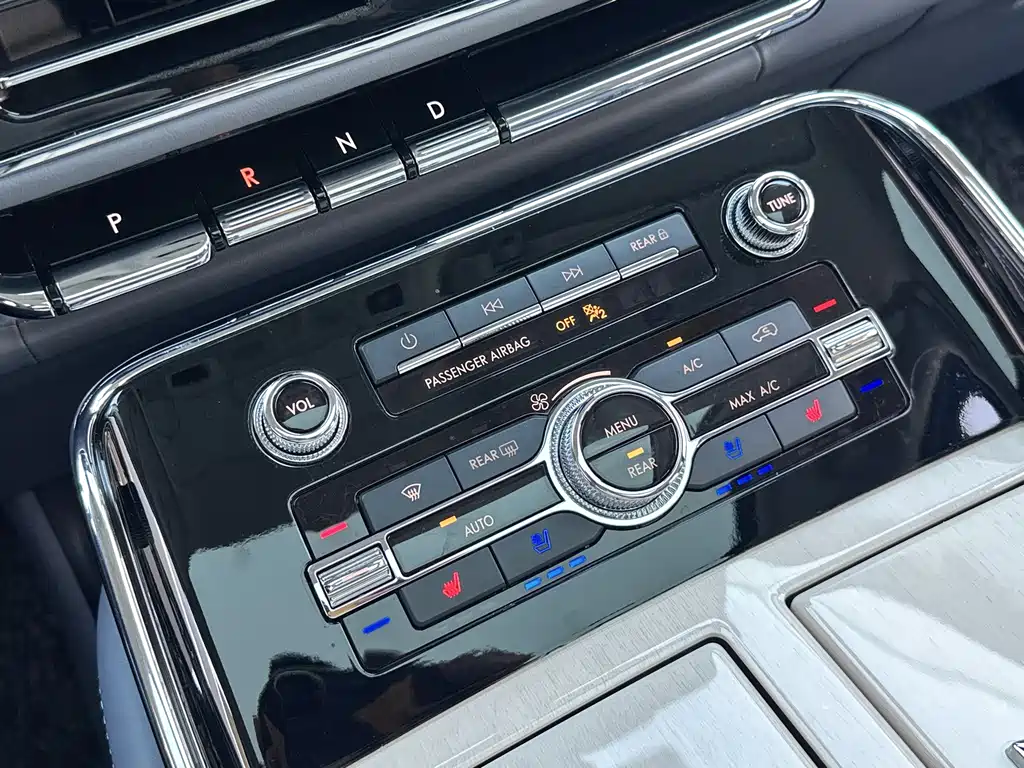 Lincoln Navigator — фото 14