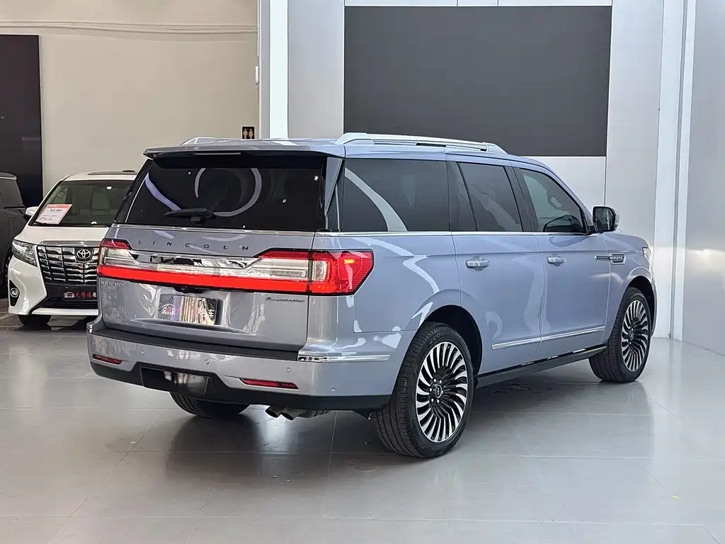 Lincoln Navigator — фото 24
