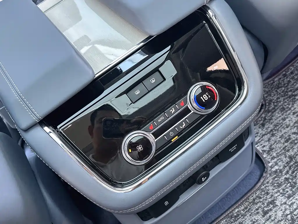 Lincoln Navigator — фото 10