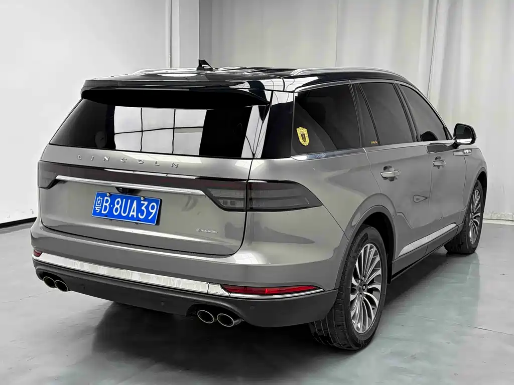 Lincoln Aviator — фото 8