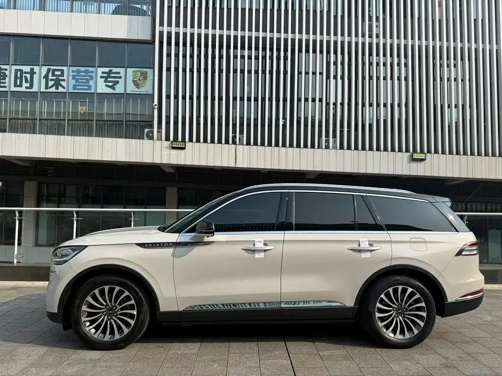 Lincoln Aviator — фото 5