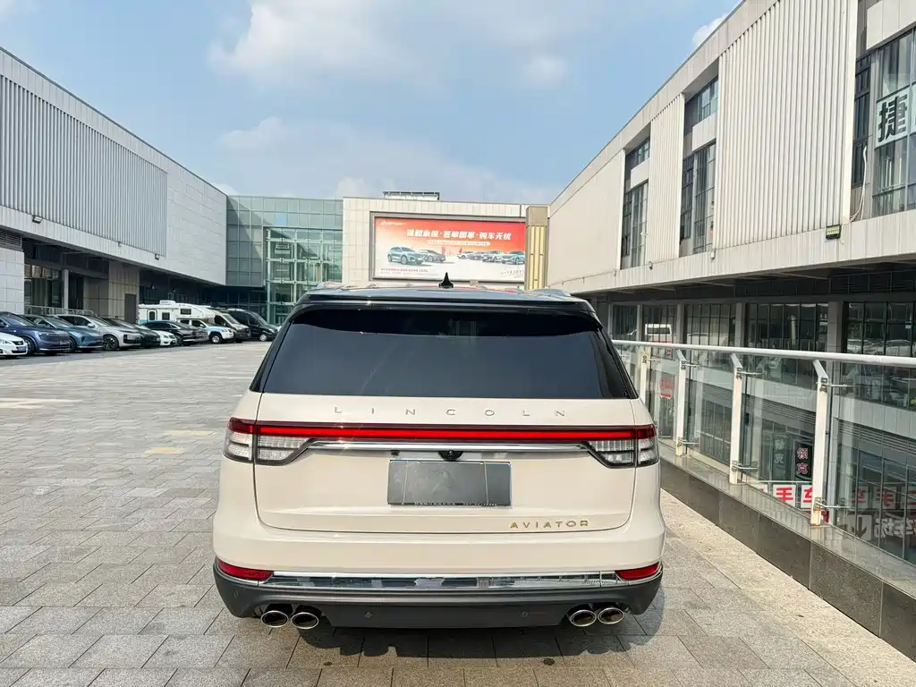 Lincoln Aviator — фото 9