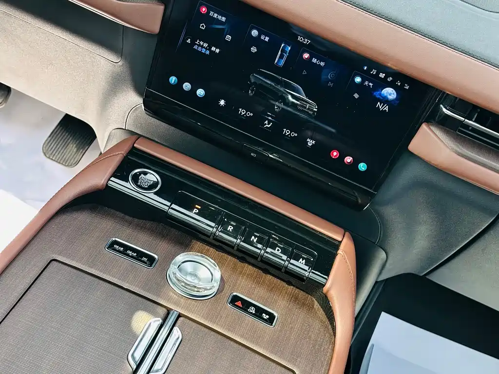 Lincoln Navigator — фото 25