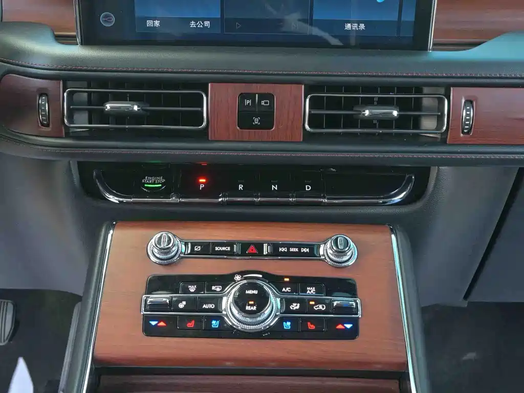 Lincoln Aviator — фото 11