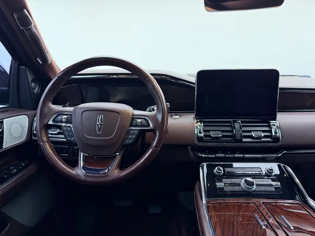 Lincoln Navigator — фото 14