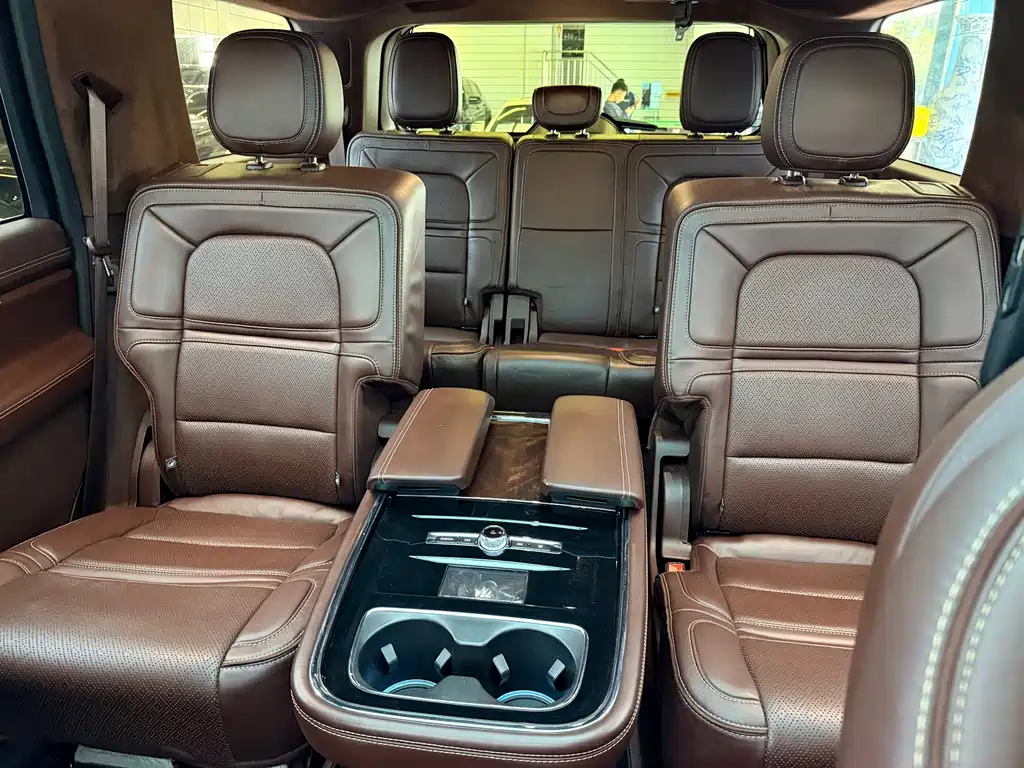 Lincoln Navigator — фото 15