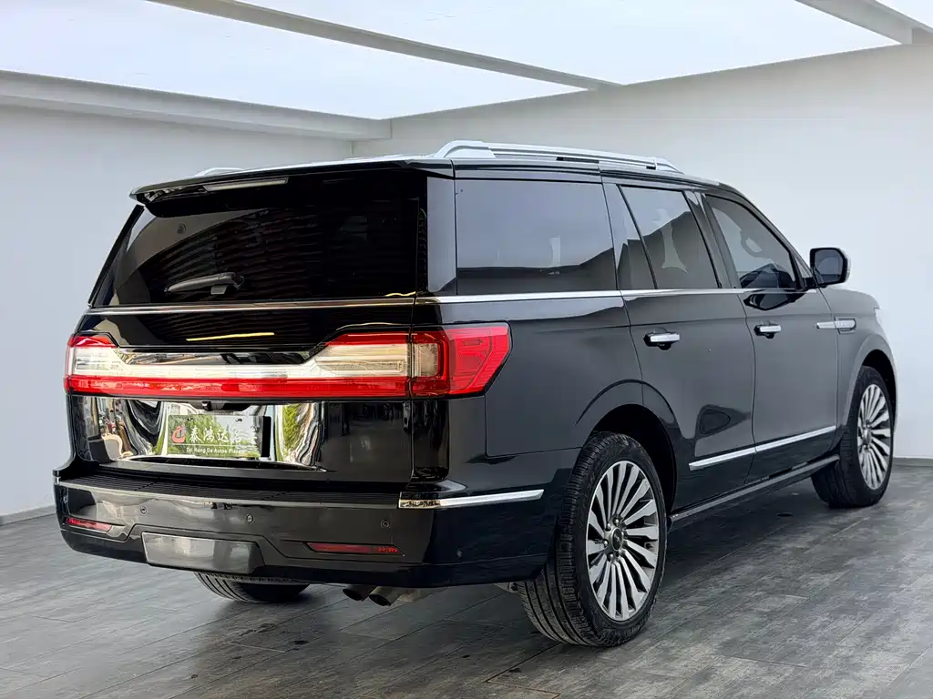 Lincoln Navigator — фото 7