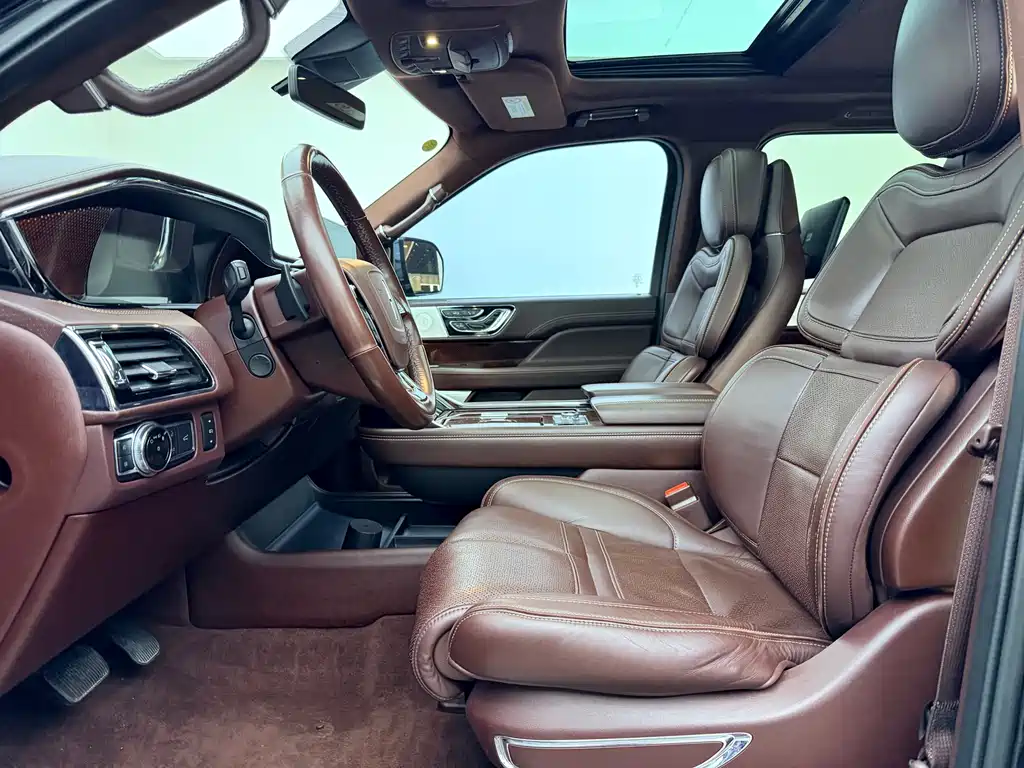 Lincoln Navigator — фото 8