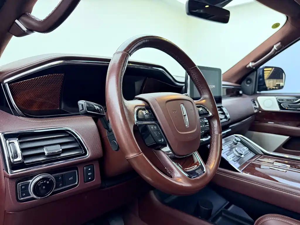Lincoln Navigator — фото 9