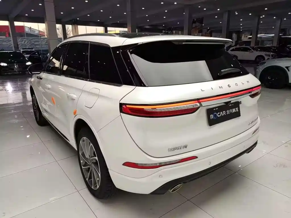 Lincoln Corsair Hybrid — фото 21